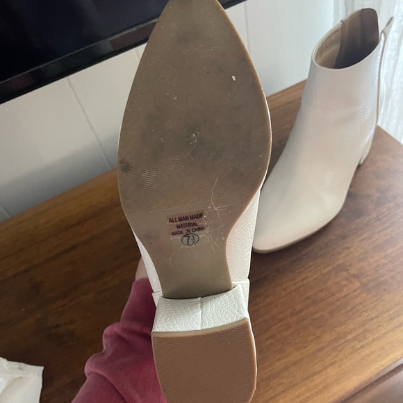 White Snakeskin Boots - Picture 6 of 7